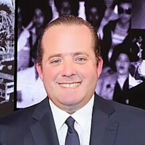 Con_el_ministro_(cropped)